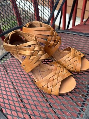 Indigo by Clark’s LeatherWoven Brown Sandals Espadrille’s Size 6.5 Med.
